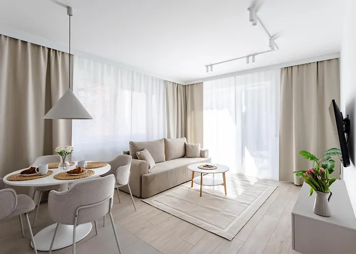 Nowoczesny Apartament Very Berry W Poznaniu Z Parkingiem I Biurkiem By Noclegi Renters