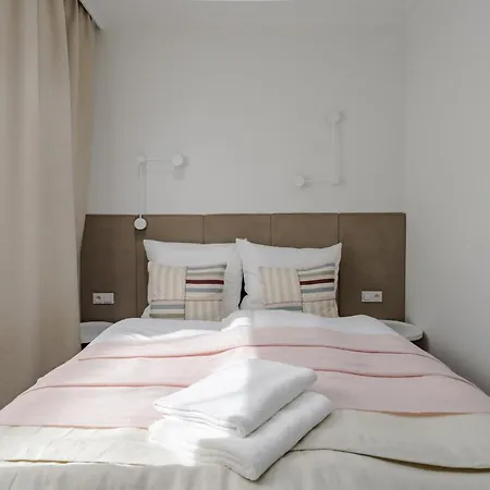 Nowoczesny Apartament Very Berry W Poznaniu Z Parkingiem I Biurkiem By Noclegi Renters Zewnętrze zdjęcie