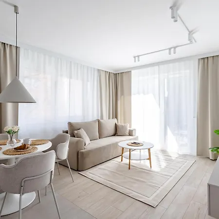 Nowoczesny Apartament Very Berry W Poznaniu Z Parkingiem I Biurkiem By Noclegi Renters Zewnętrze zdjęcie